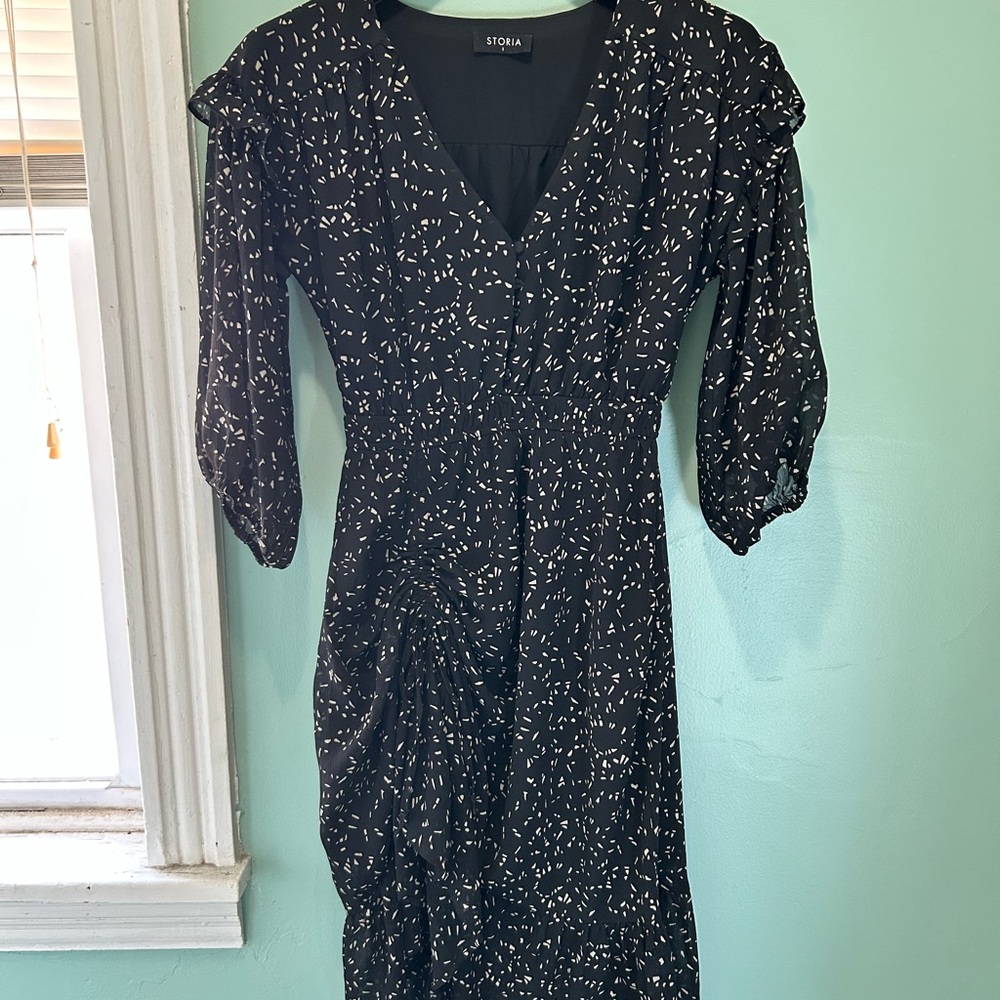 Storia Black Dress with White Abstract Print and Puff Sleeves